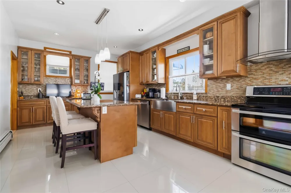 27-17 Ericsson Street East Elmhurst, NY 11369