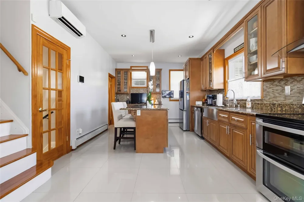 27-17 Ericsson Street East Elmhurst, NY 11369