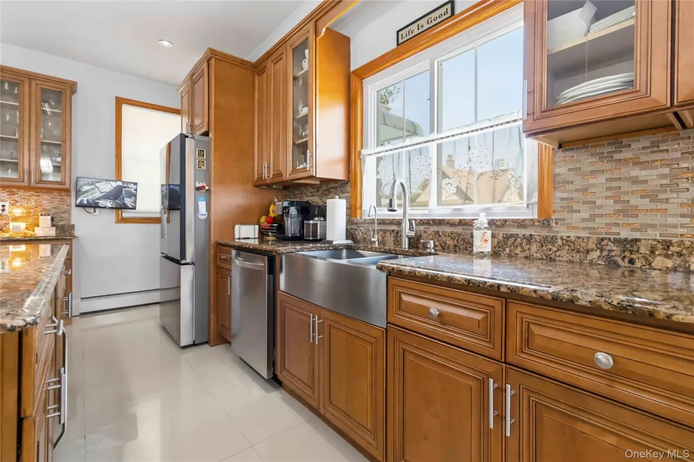 27-17 Ericsson Street East Elmhurst, NY 11369