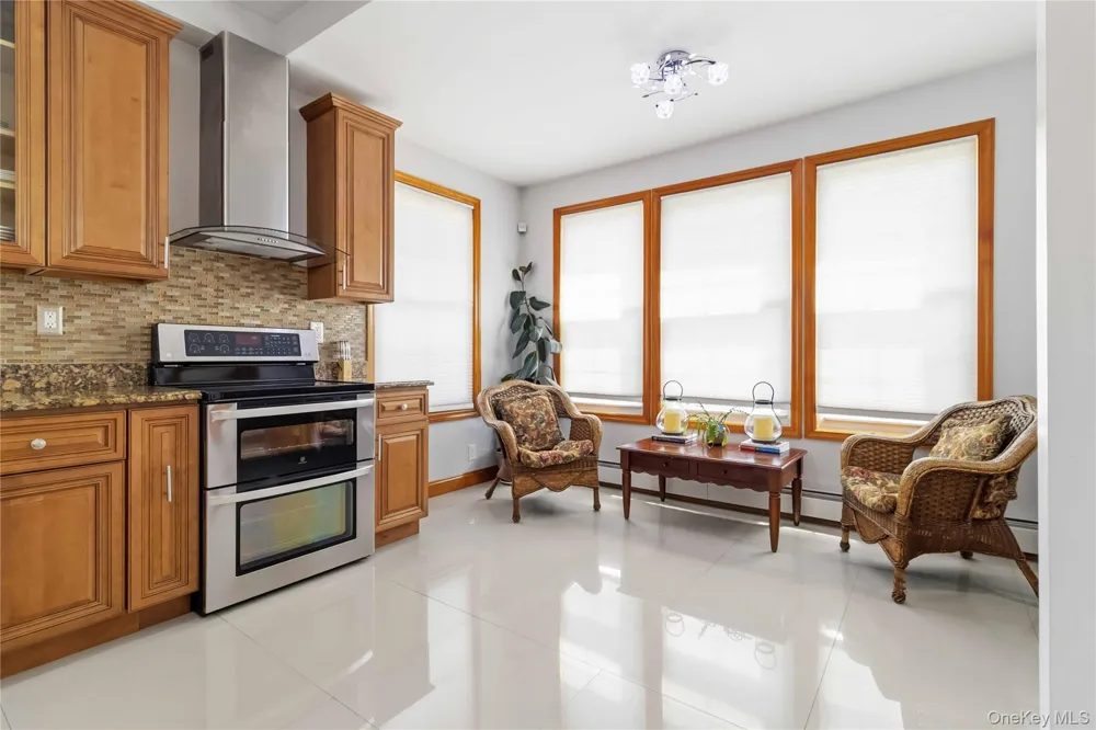 27-17 Ericsson Street East Elmhurst, NY 11369