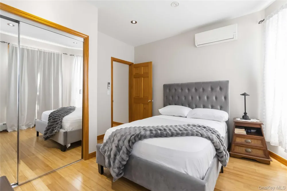 27-17 Ericsson Street East Elmhurst, NY 11369