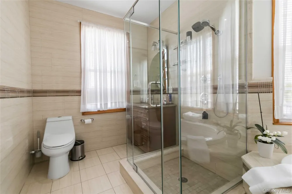27-17 Ericsson Street East Elmhurst, NY 11369