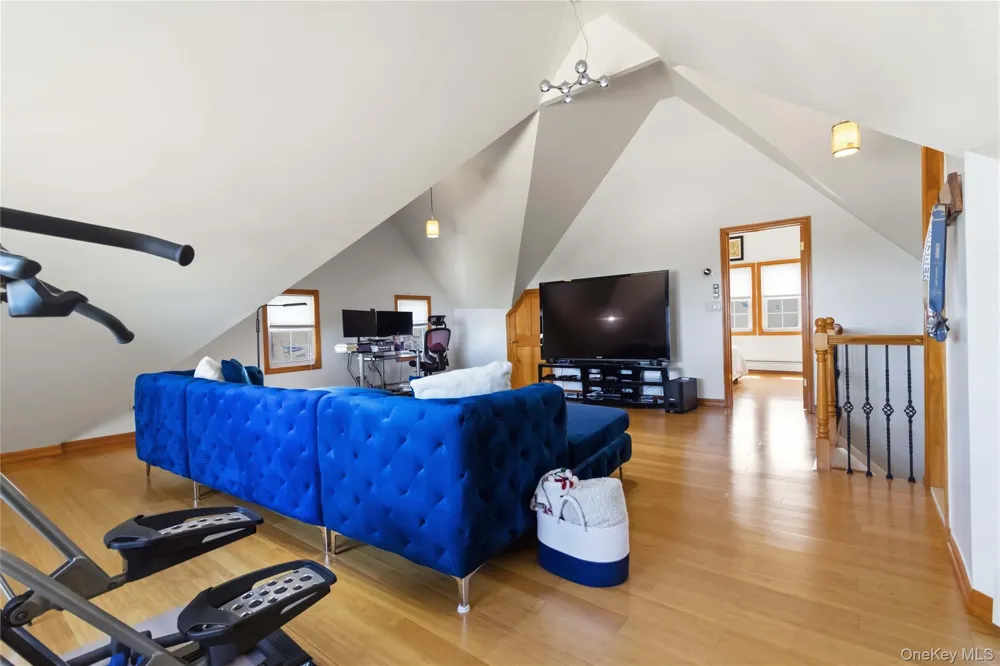 27-17 Ericsson Street East Elmhurst, NY 11369