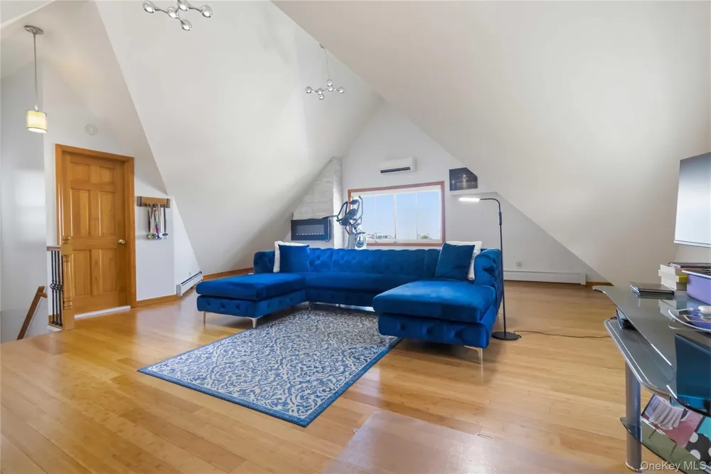 27-17 Ericsson Street East Elmhurst, NY 11369