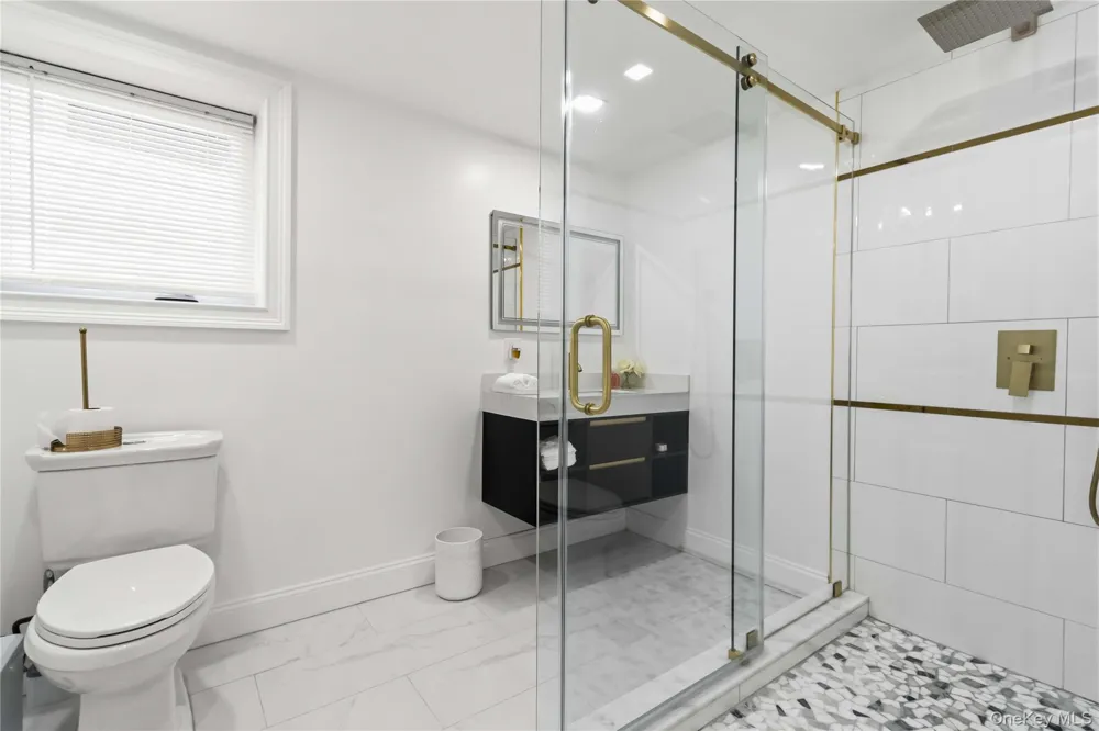 27-17 Ericsson Street East Elmhurst, NY 11369