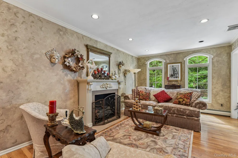 28 Forest Drive East Northport, NY 11731