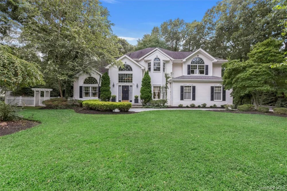 14 Cobbler Lane East Setauket, NY 11733