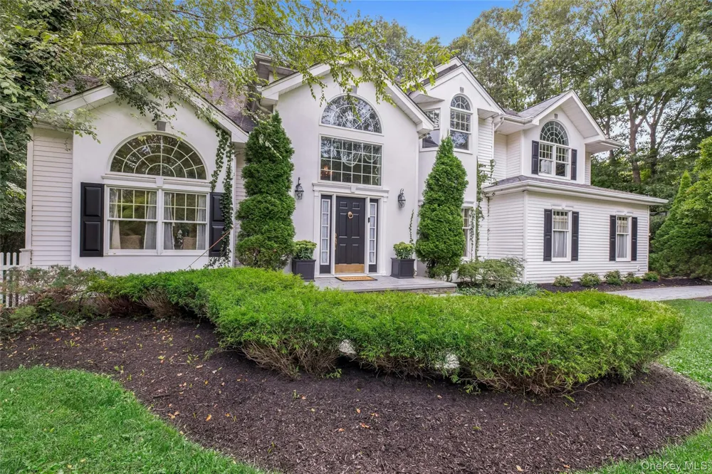 14 Cobbler Lane East Setauket, NY 11733