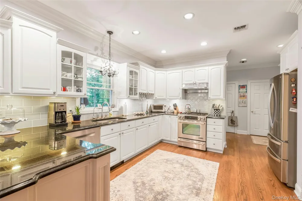 14 Cobbler Lane East Setauket, NY 11733