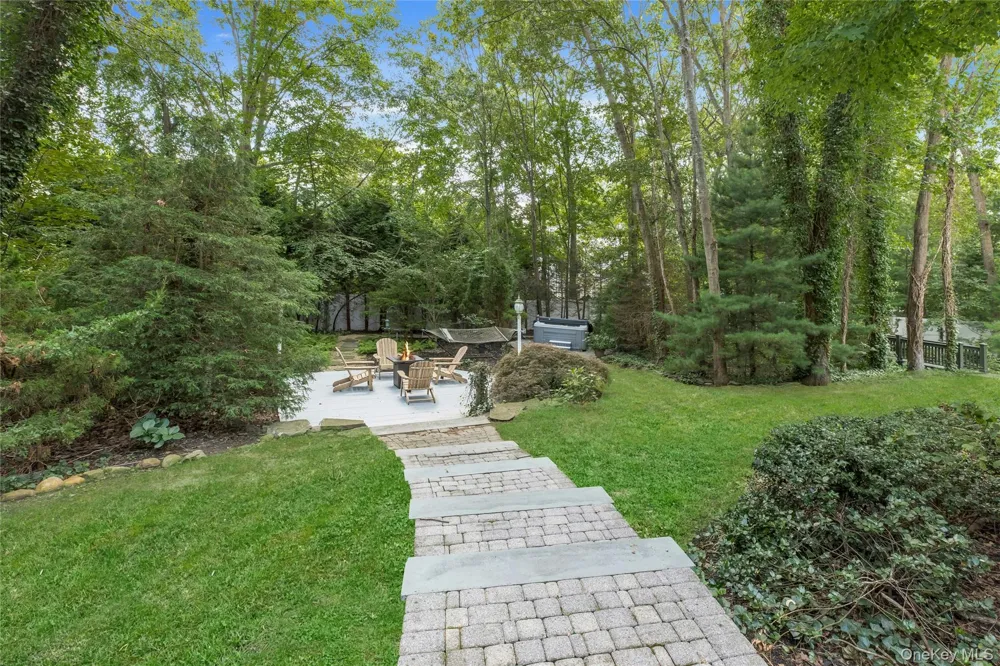 14 Cobbler Lane East Setauket, NY 11733