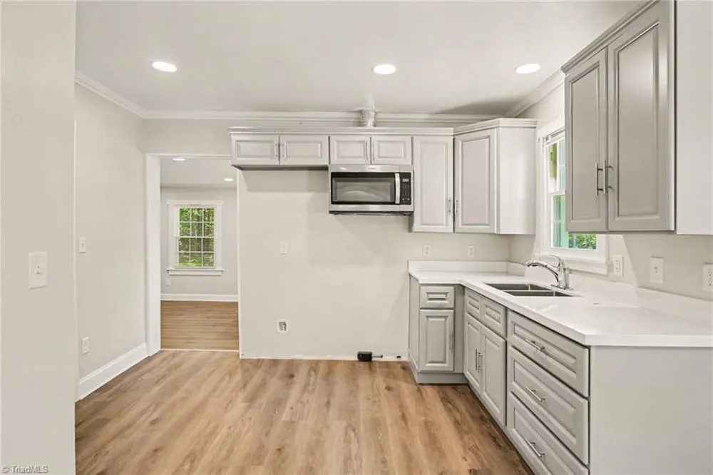 933 E King Street King, NC 27021