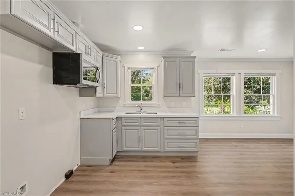 933 E King Street King, NC 27021