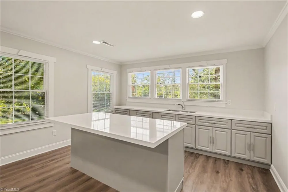 933 E King Street King, NC 27021