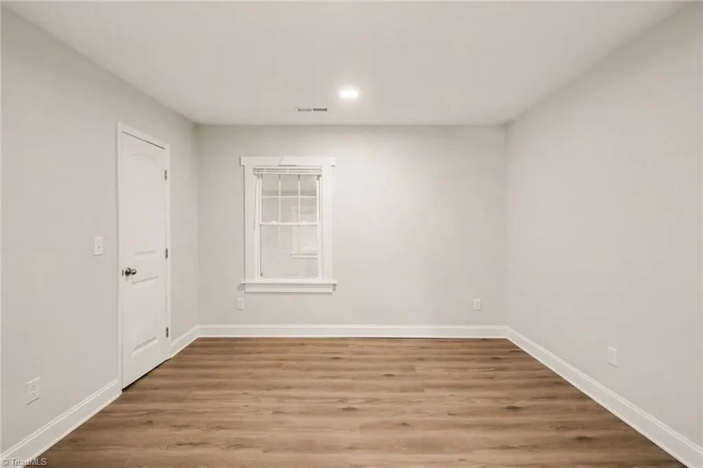 933 E King Street King, NC 27021