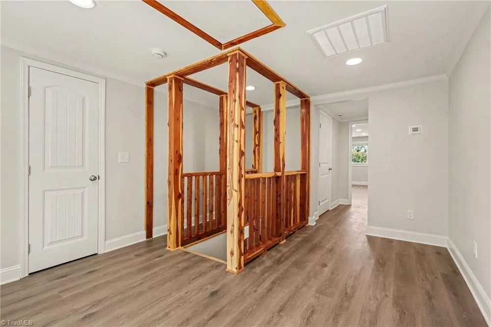 933 E King Street King, NC 27021