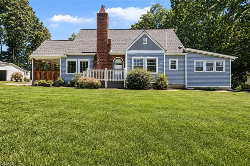933 E King Street King, NC 27021