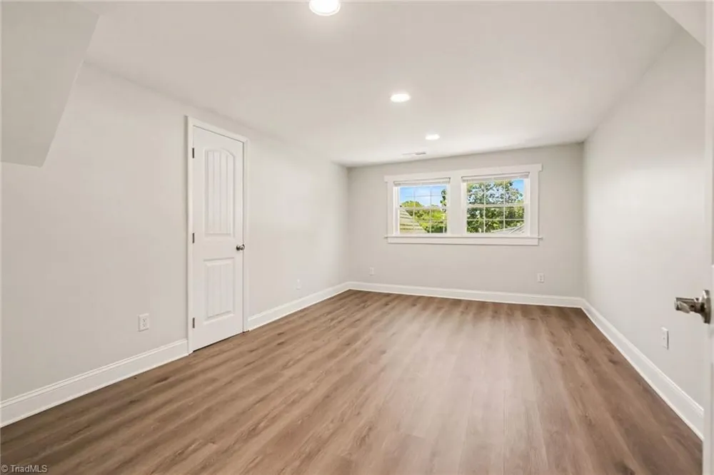 933 E King Street King, NC 27021