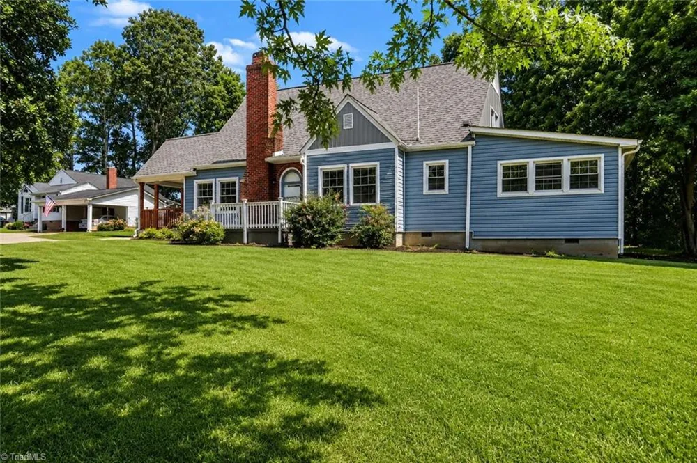 933 E King Street King, NC 27021