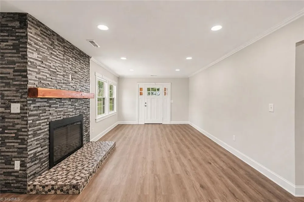933 E King Street King, NC 27021