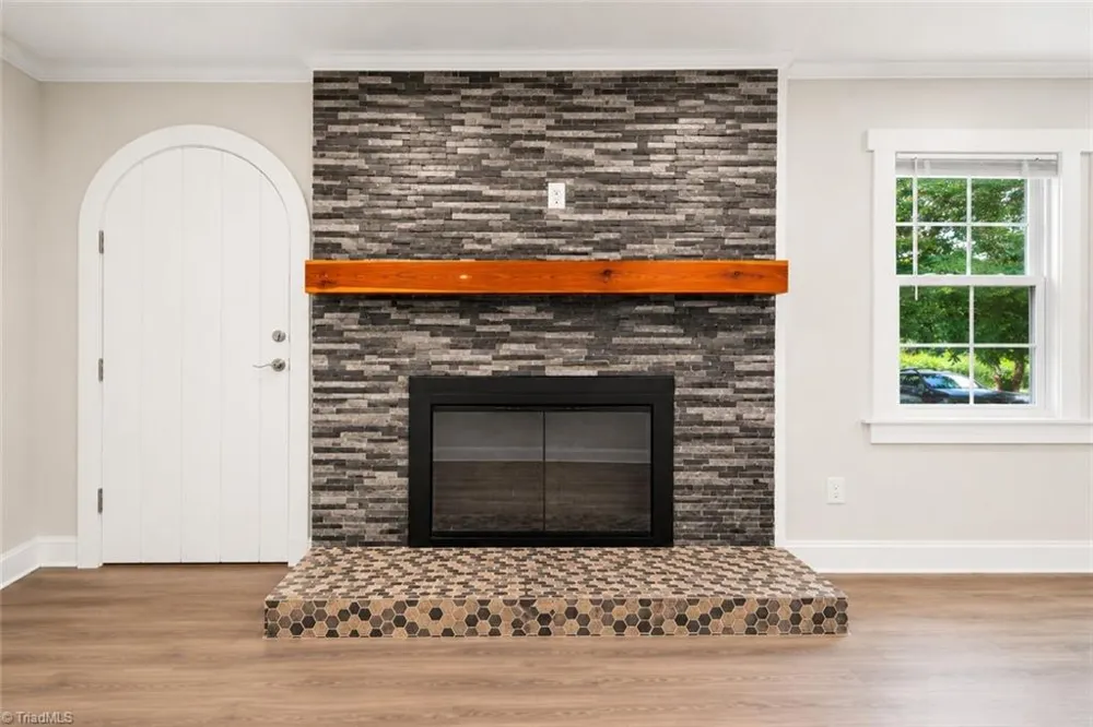 933 E King Street King, NC 27021