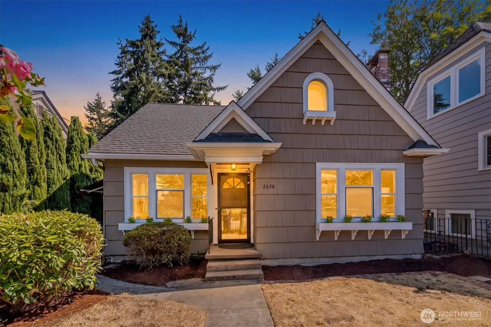 2650 Walnut Avenue SW Seattle, WA 98116