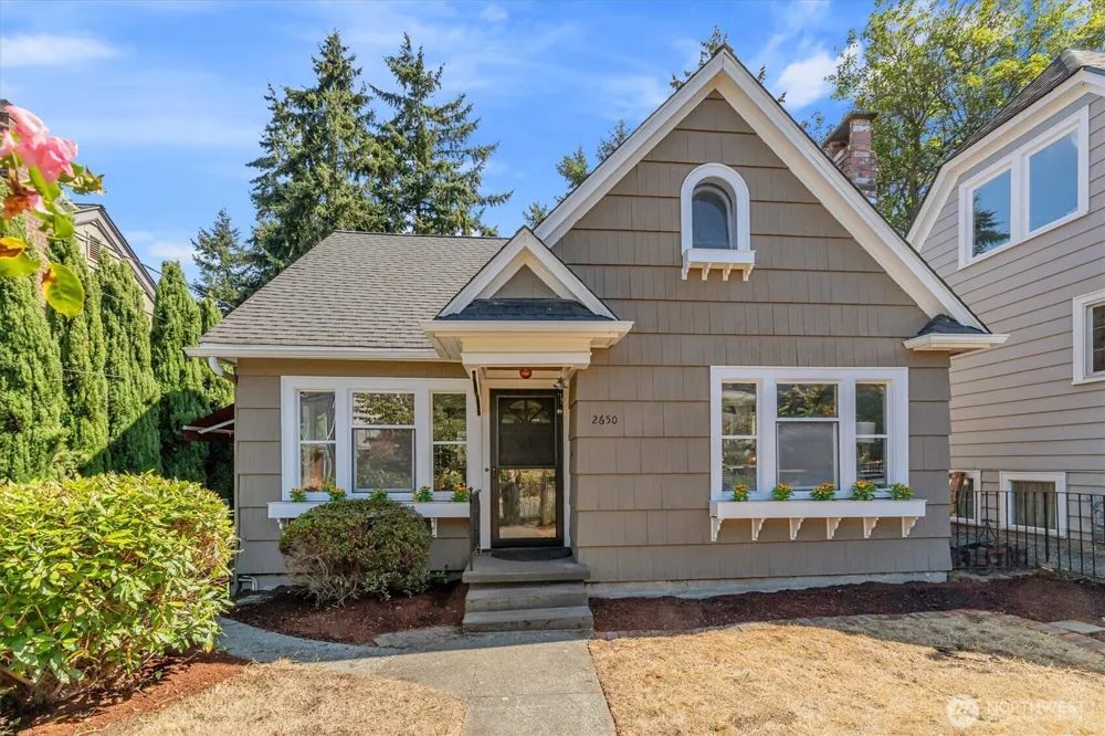2650 Walnut Avenue SW Seattle, WA 98116