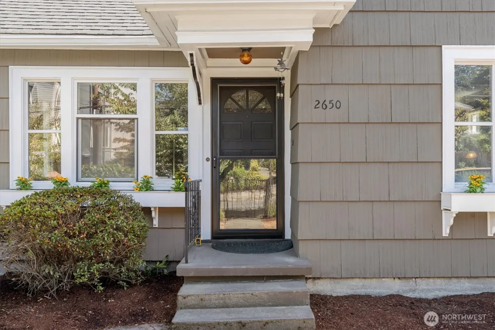2650 Walnut Avenue SW Seattle, WA 98116