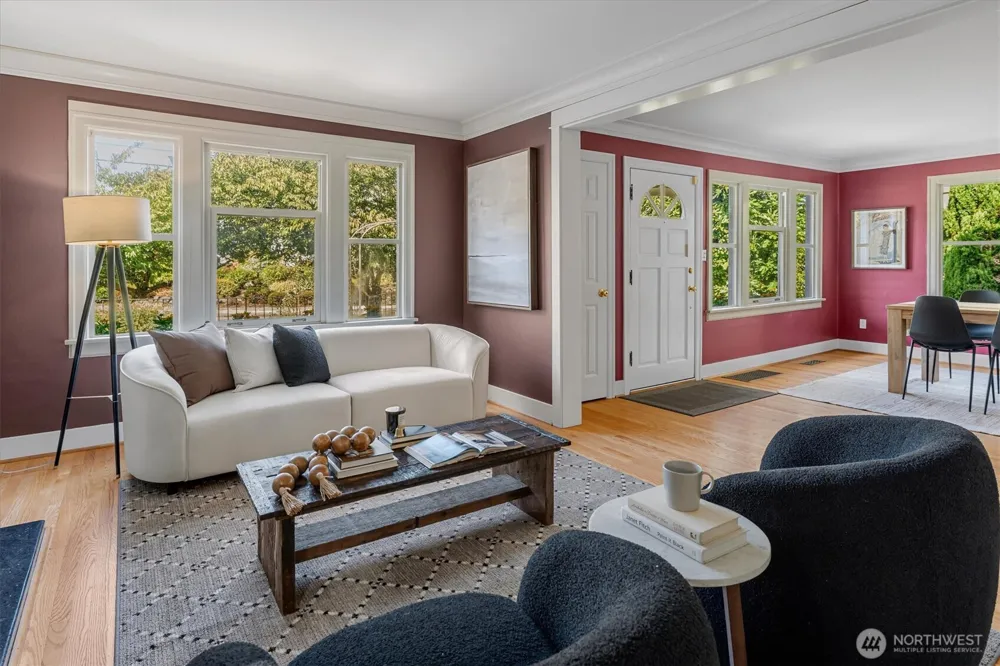 2650 Walnut Avenue SW Seattle, WA 98116