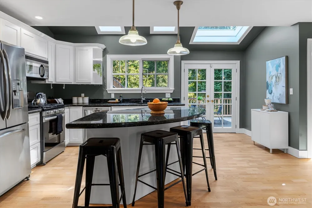 2650 Walnut Avenue SW Seattle, WA 98116