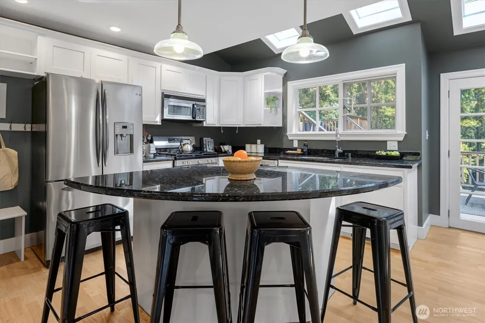 2650 Walnut Avenue SW Seattle, WA 98116