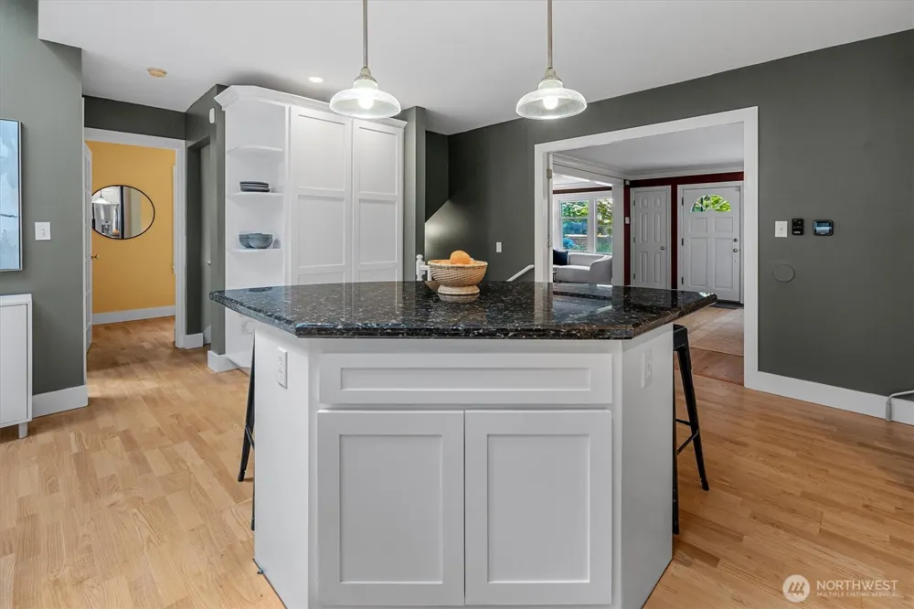 2650 Walnut Avenue SW Seattle, WA 98116