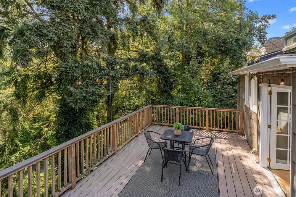 2650 Walnut Avenue SW Seattle, WA 98116