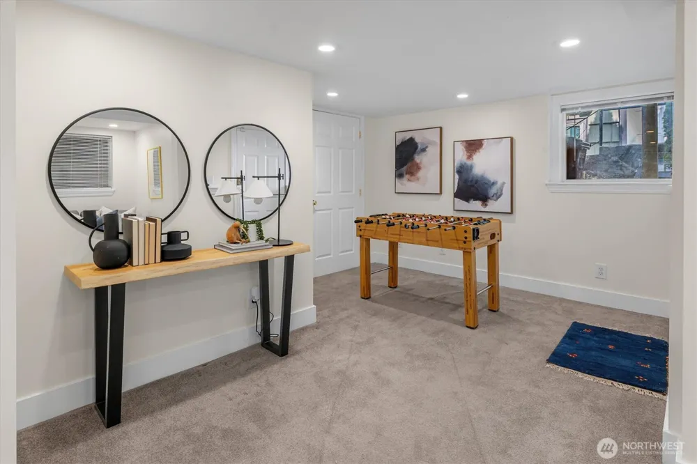 2650 Walnut Avenue SW Seattle, WA 98116