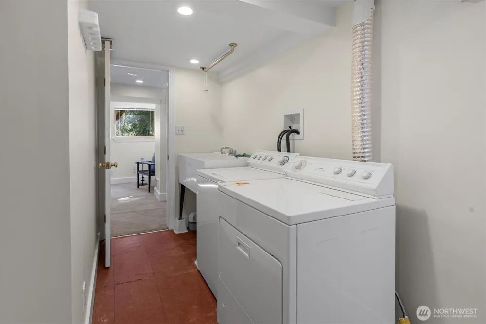 2650 Walnut Avenue SW Seattle, WA 98116