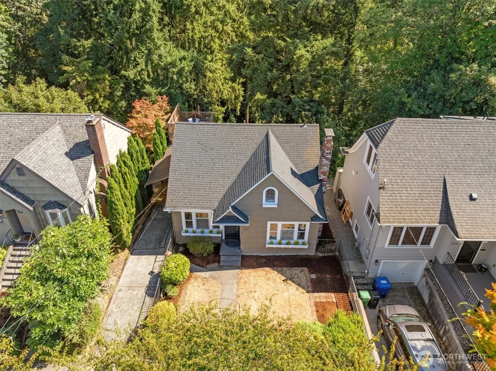 2650 Walnut Avenue SW Seattle, WA 98116