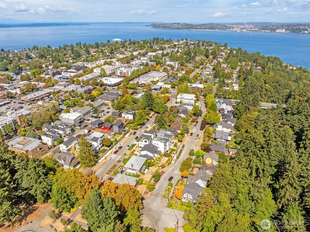 2650 Walnut Avenue SW Seattle, WA 98116