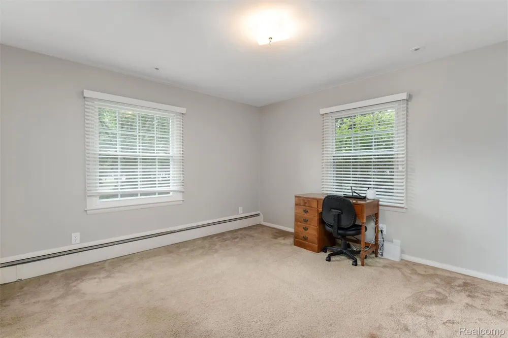 24800 Cromwell Drive Franklin Village, MI 48025