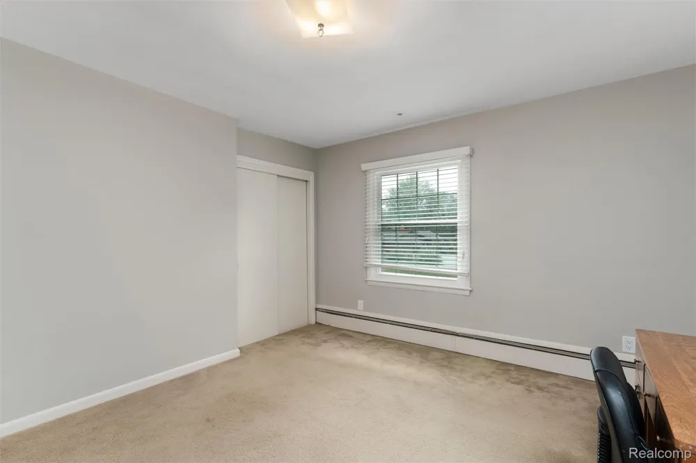24800 Cromwell Drive Franklin Village, MI 48025