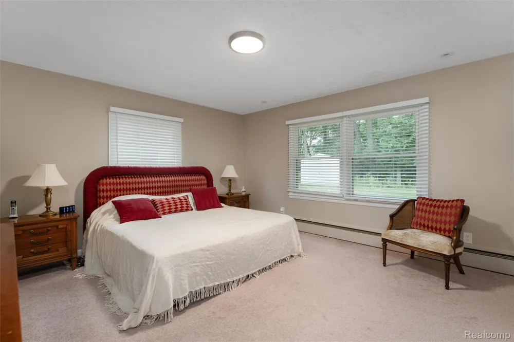 24800 Cromwell Drive Franklin Village, MI 48025