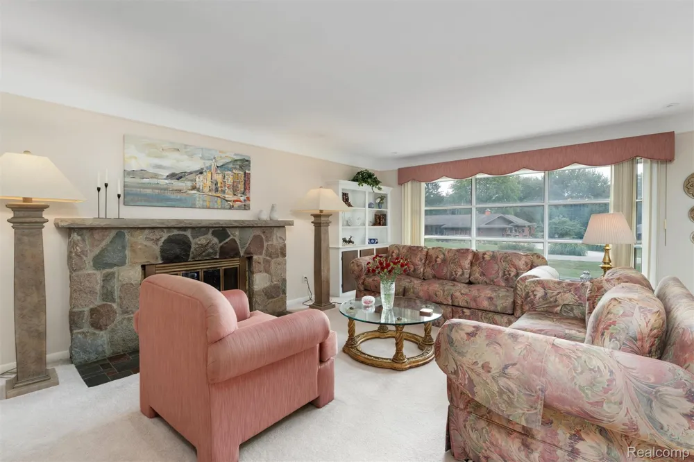 24800 Cromwell Drive Franklin Village, MI 48025