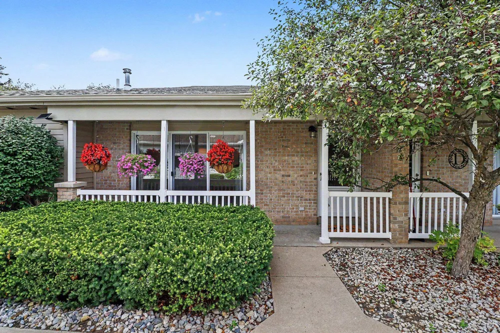 2985 Emerald Isle Garfield Charter Township, MI 49684