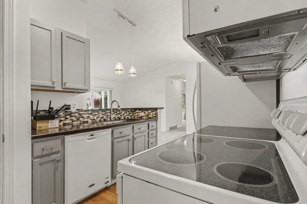 2985 Emerald Isle Garfield Charter Township, MI 49684