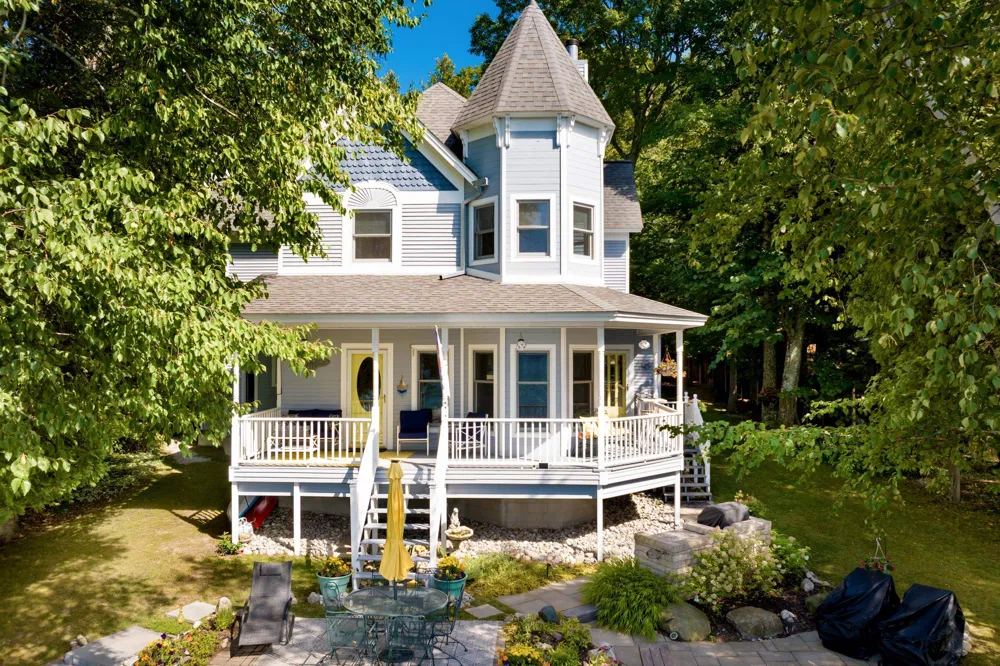 10888 Quin Sig A Mond Lane Central Lake Township, MI 49622