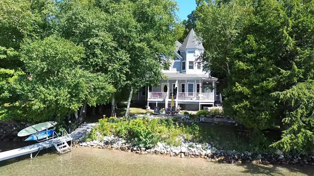 10888 Quin Sig A Mond Lane Central Lake Township, MI 49622