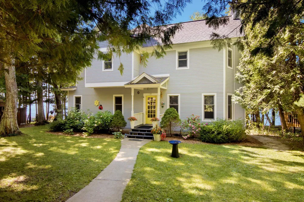 10888 Quin Sig A Mond Lane Central Lake Township, MI 49622