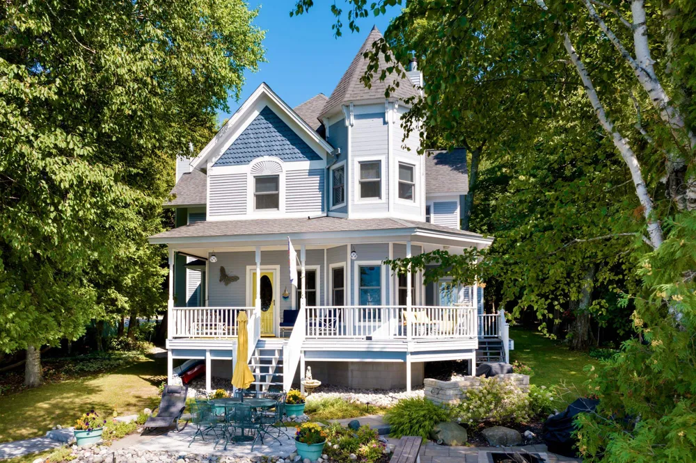 10888 Quin Sig A Mond Lane Central Lake Township, MI 49622