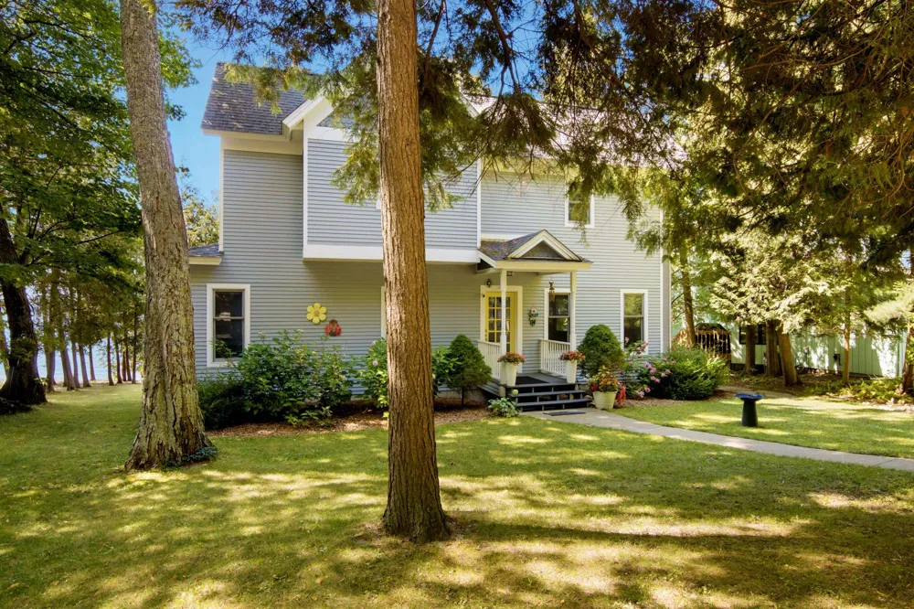 10888 Quin Sig A Mond Lane Central Lake Township, MI 49622