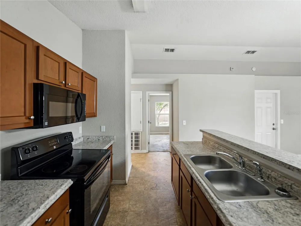 829 LAKE AVENUE Lakeland, FL 33801