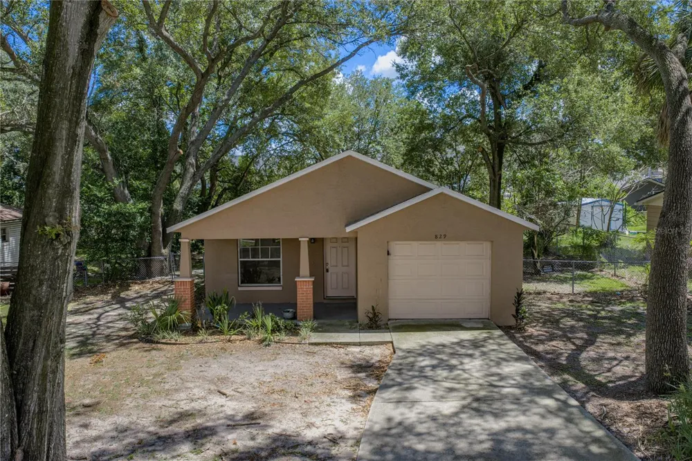 829 LAKE AVENUE Lakeland, FL 33801