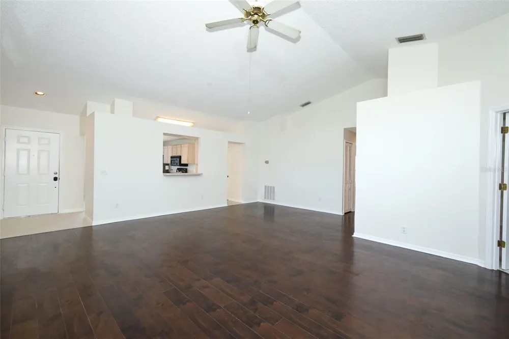 1042 PIEDMONT LAKES BOULEVARD Apopka, FL 32703
